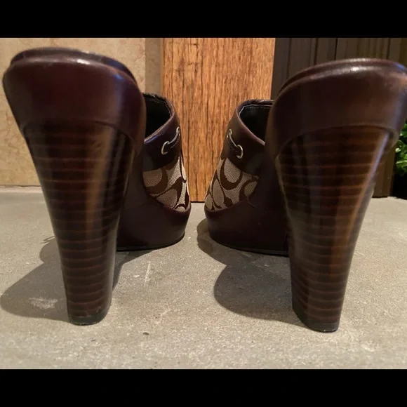 Coach Signature Pattern Mules with Brown Leather - Picture 2 of 7